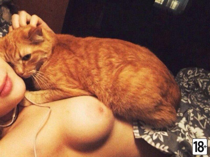 Приватные фото девушек и женщин: конфиденциальность гарантирована!