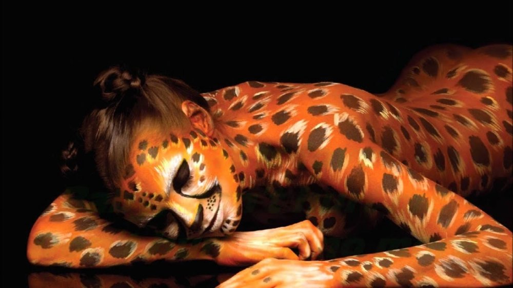 Искусный боди арт женщин