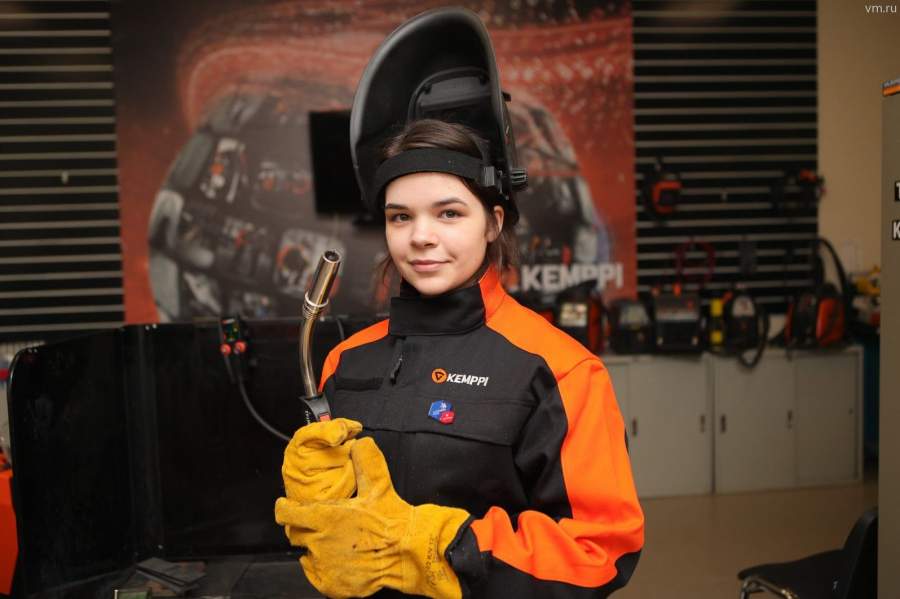 Beautiful girls Welders (70 photos)
