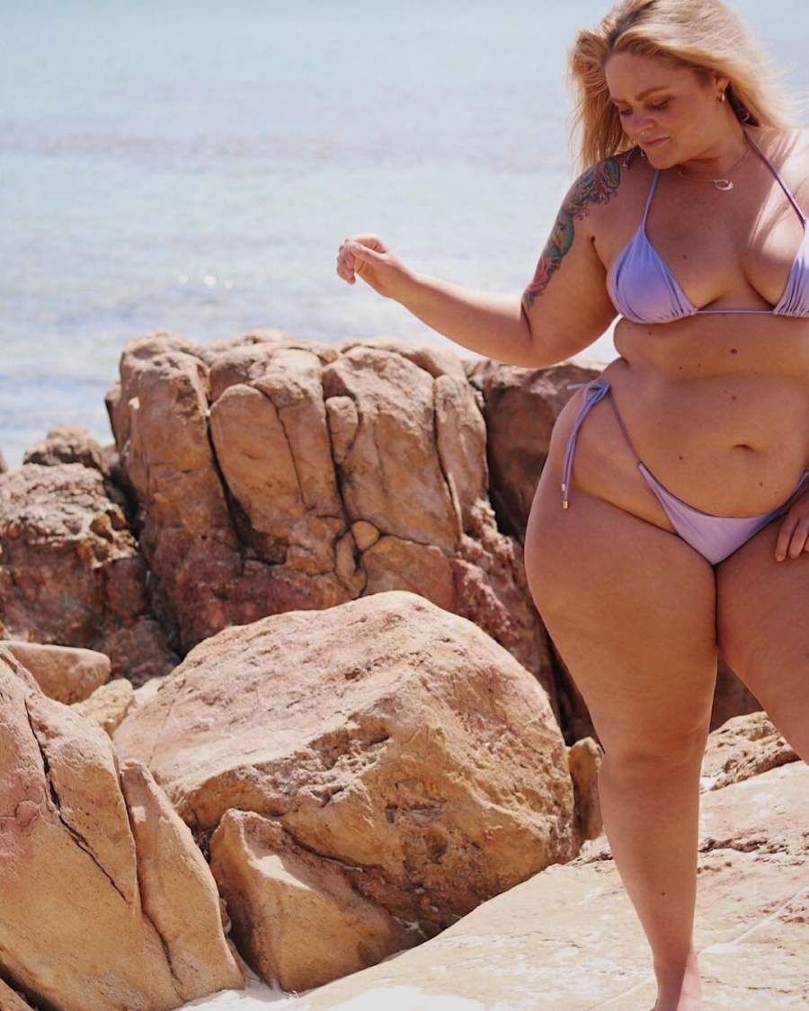 Полные откровенные девушки в бикини (63 фото)