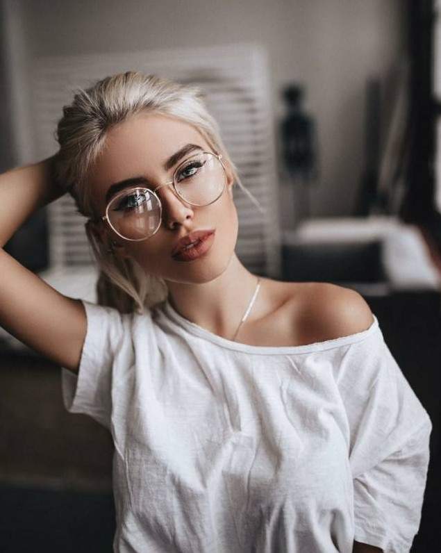 Очень очаровательная девушка( 58 фото )