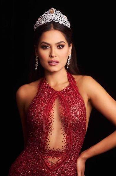 Самая красивая девушка - мисс Вселенная