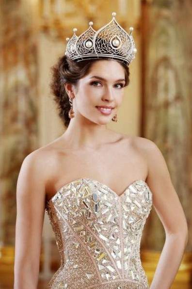 Красивые девушки как принцессы