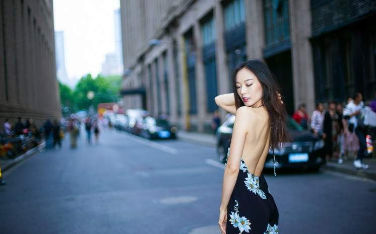 Китайские модели на улице