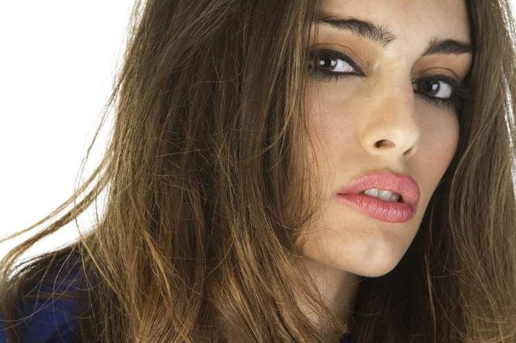 Девушка с родинкой над губой ( 28 фото )