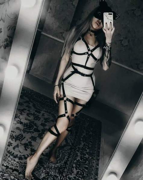 Образы с портупеей - обнажённые рабыни