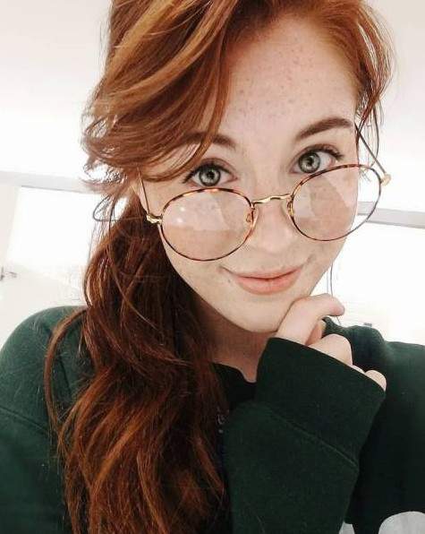 Рыжея девушка в очках ( 64 фото )