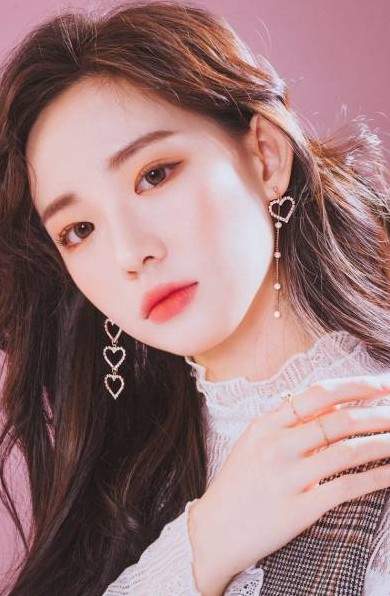Самая очаровательная и притягательная девушка-айдол в Корее.